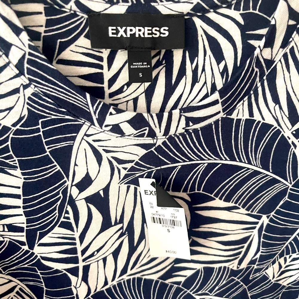 Men’s navy blue and white floral T-shirt